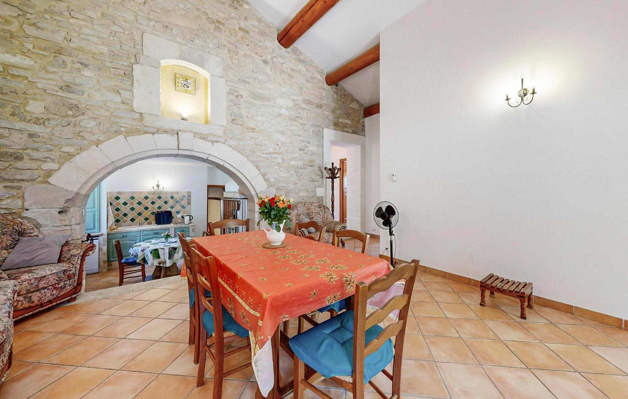 Awesome Home In Bollene With Wifi Esterno foto
