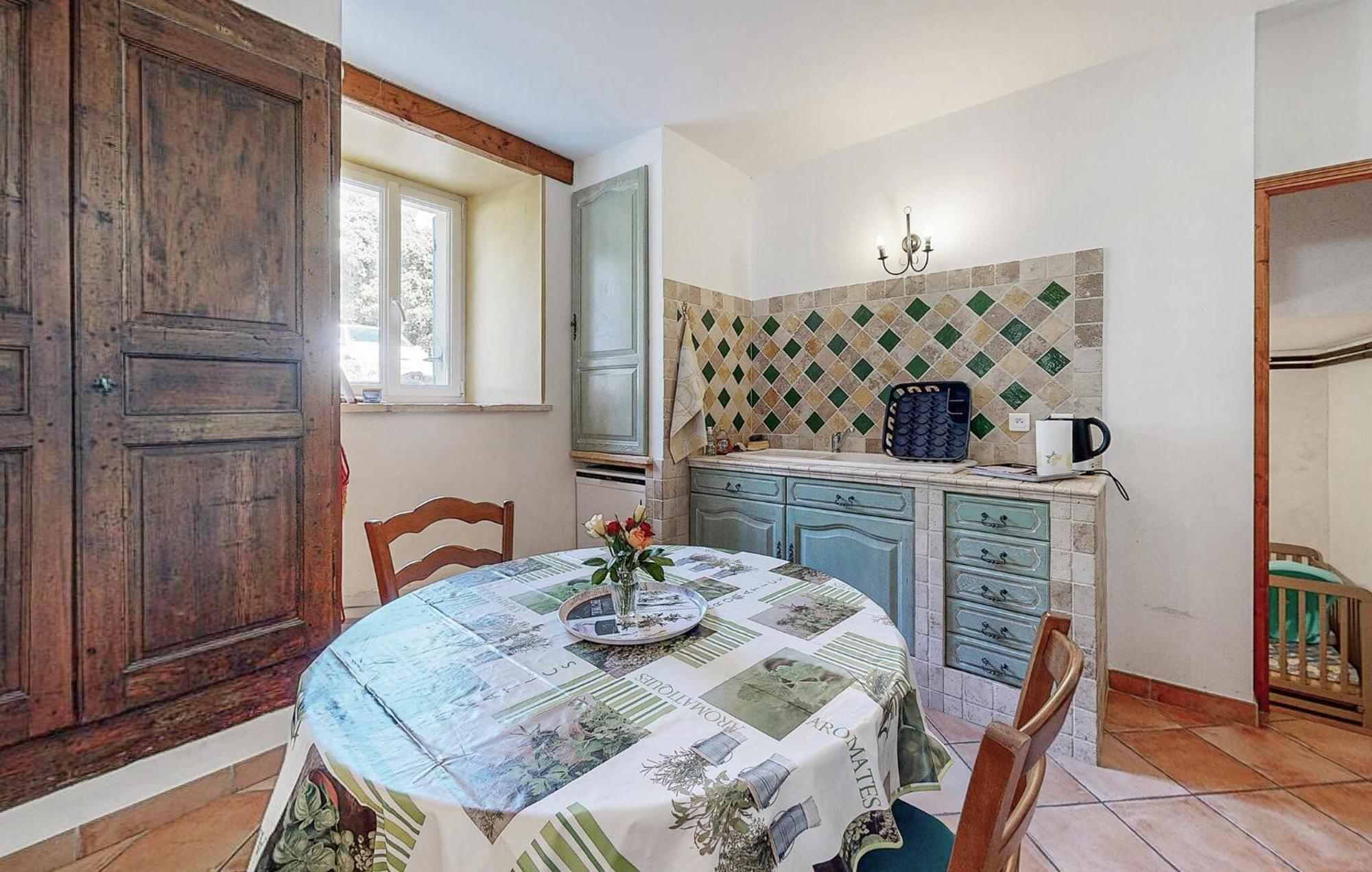 Awesome Home In Bollene With Wifi Esterno foto